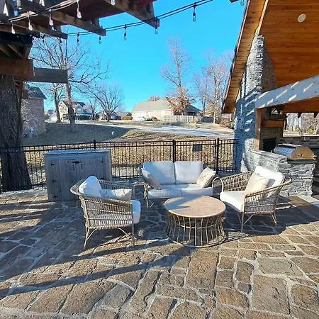 The Tree House In Bentonville Exterior photo