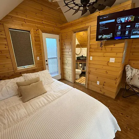 The Tree House In Bentonville Exterior photo