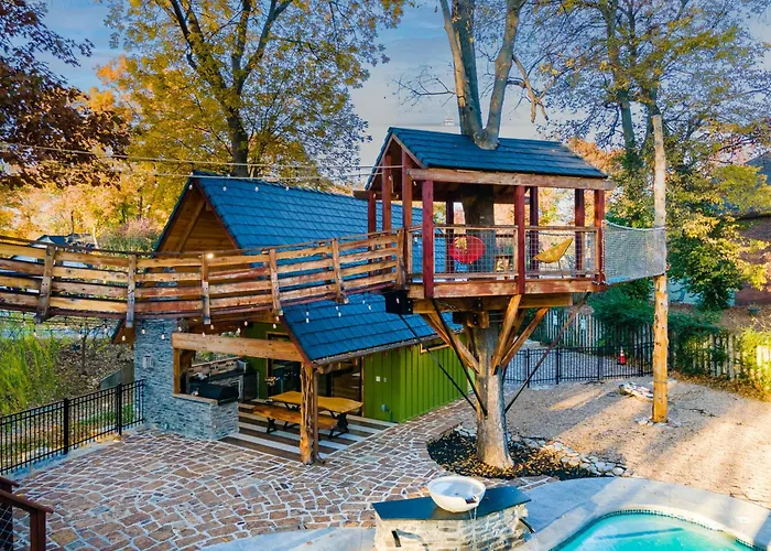 The Tree House In Bentonville